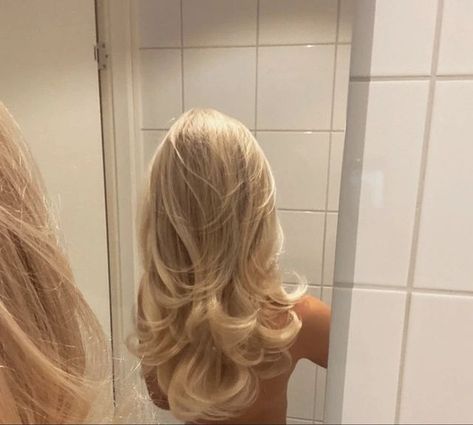 Kadeřnické Trendy, Light Blonde Hair, Vlasové Trendy, Hairstyles For Layered Hair, Blonde Hair Inspiration, Blowout Hair, Blonde Hair Looks, Hair Stylies, Long Blonde