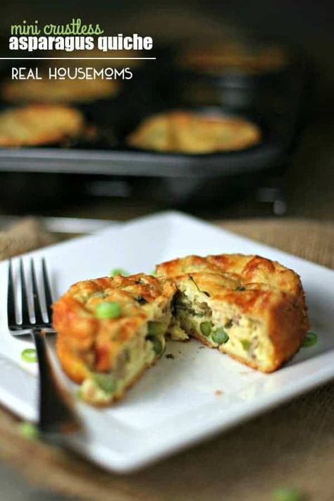 Mini Crustless Asparagus Quiche - #asparagus #cheese #eggs #mushroom #quiche #breakfast-recipes #breakfast-easter #mothers-day-breakfast #recipes #realhousemoms Crustless Asparagus Quiche, Asparagus Quiche Recipes, Filet Mignon Chorizo, Asparagus Recipes Oven, Best Asparagus Recipe, Asparagus Quiche, Asparagus Recipes Baked, Grilled Asparagus Recipes, Pan Cooking