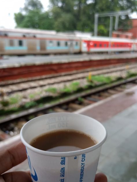 Chai at railway station Princess Artwork, Disney Princess Artwork, Marvel Avengers Funny, Photo Pose For Man, Travel Nature, Avengers Funny, Photo Pose, Snapchat Stories, Love Gif