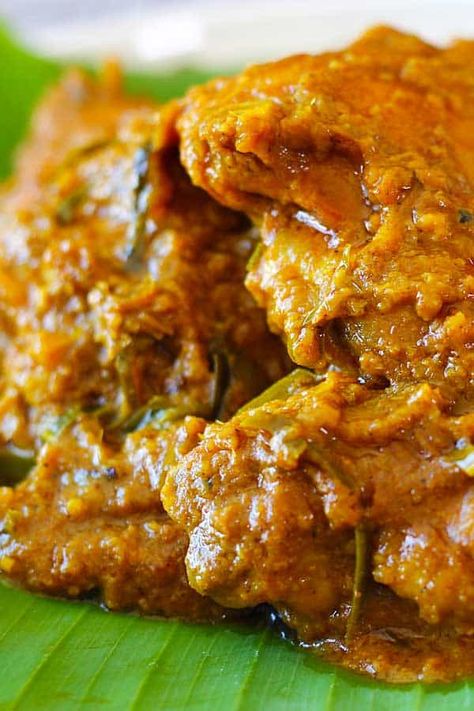 Malaysian Chicken Rendang - El Mundo Eats Rendang Curry, Chicken Rendang, Malaysian Chicken Curry, Malaysian Chicken, Masakan Malaysia, Malay Food, Malaysian Cuisine, Yellow Rice, Curry Dishes