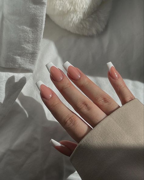 White French Tip Nails Coffin Design, Plain Acrilyc Nails, Simple Gel X Nail Designs Coffin, Medium Coffin French Tip Nails, Medium Coffin French Tip, French Coffin Acrylic Nails, Tapered Square French Tip Nails, Coffin French Tip, Nails Short Medium