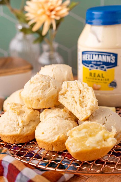 Simple Biscuits 3 Ingredients, Mayonaise Biscuits, Mayonnaise Biscuits, Simple Biscuits, Easy Homemade Biscuits, Easy Biscuit, Batch Baking, Easy Biscuit Recipe, Scones Recipe Easy