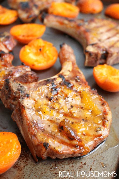 Fire up the grill, it's time for some amazing Apricot Glazed Grilled Pork Chops!  These bone-in chops will be your new favorite summer dinner! Apricot Glazed Pork Chops, Apricot Pork, Apple Cider Pork Chops, Grilled Vegetable Sandwich, Baked Pork Chops Oven, Apricot Recipes, Glazed Pork Chops, Bbq Shrimp, Grilled Meat Recipes