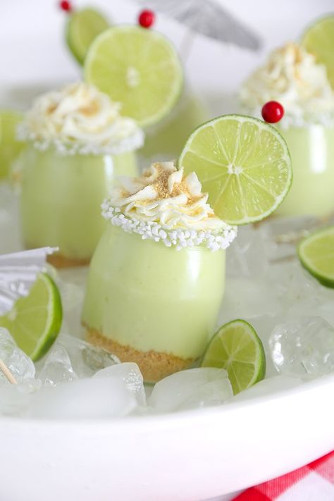 Margarita Pie, Margarita Salt, Pearl Sugar, Boozy Desserts, Small Desserts, Meals In A Jar, Dessert Cups, Whipped Topping, Mini Desserts