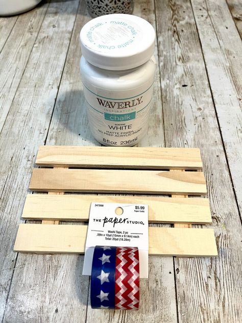 Washi Tape Pallet Flag - Creating Through Chaos Fouth Of July Crafts, Flags Crafts, Canada Day Crafts, Pallet Flag, Patriotic Projects, Flag Crafts, 4th July Crafts, Blue Crafts, Fourth Of July Decor