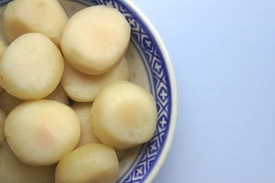 Health Benefits of Water Chestnuts Water Chestnut, Water Chestnuts, Help Losing Weight, Stir Fries, Water Plants, Diet And Nutrition, Healthy Weight, Chestnut, Nutrition