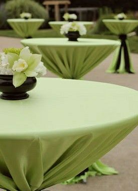 Top Table Ideas, Cocktail Table Decor, High Top Tables, Wedding Table Linens, Wedding Cocktails, Pub Table, Cocktail Table, Wedding Deco, Green Wedding