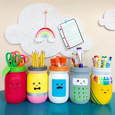 School Supply Storage, Classe D'art, Kerajinan Diy, Diy Jar Crafts, Diy School Supplies, Diy Bricolage, Classroom Crafts, Mason Jar Crafts, Jar Crafts