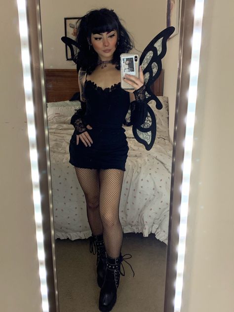 Emo Fairy Costume, Obscure Costumes, Closet Costumes Last Minute, Goth Fairy Costume, Dark Fairy Costume, Fairy Halloween, Halloween 23, Fairy Cosplay, Fairy Halloween Costumes