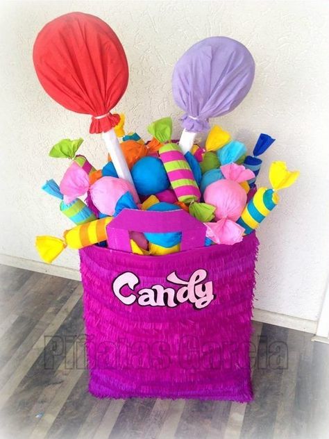 Candy Crush Party, Pinata Candy, How To Make Pinata, Chocolate Factory Party, Candy Props, Candy Decorations Diy, Candy Theme Birthday Party, Candy Land Birthday Party, Piñata Ideas