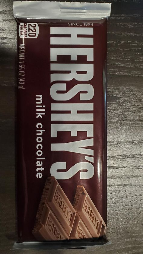 Hersheys Chocolate Bar Aesthetic, Hersheys Bar, Kawaii Snacks, Chocolate Hershey, Hershey Chocolate Bar, Beacon Hills, Hershey Bar, Chocolate Wrappers, Hershey Chocolate