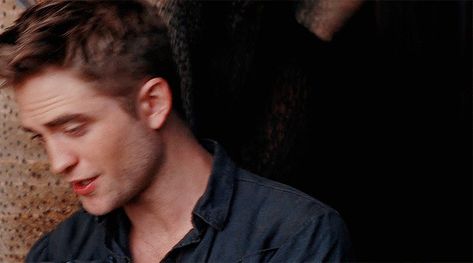 Robert Pattinson Water For Elephants, Elephant Gif, Robert Pattinson Movies, Maggie Greene, Water For Elephants, Christoph Waltz, It Ends With Us, Edward Cullen, Reese Witherspoon