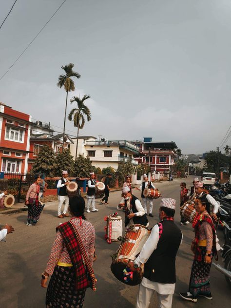 Limbu Dress, Nepalese Wedding, Limbu Culture, Nepali Aesthetic, Nepal Aesthetic, Nepali Culture, Nepal People, Desired Face, College Au