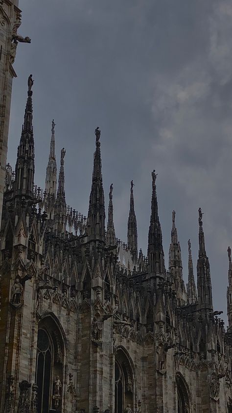 #darkacademia #milano #duomo #darkaesthetics #wallpaper Milano Wallpaper, Inside Wallpaper, Milano Duomo, Laptop Wallpaper, Cologne Cathedral, Dark Academia, Dark Fantasy, Barcelona Cathedral