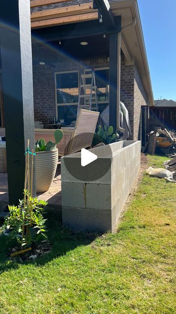 Cinder Block Planter Boxes, Cinder Block Grill, 2 Level Garden Ideas, Cinder Block Table, Cinder Block Garden Ideas, Cinder Block Raised Garden Bed, Cinderblock Planter, Cinder Block Ideas, Cinder Block Garden Wall