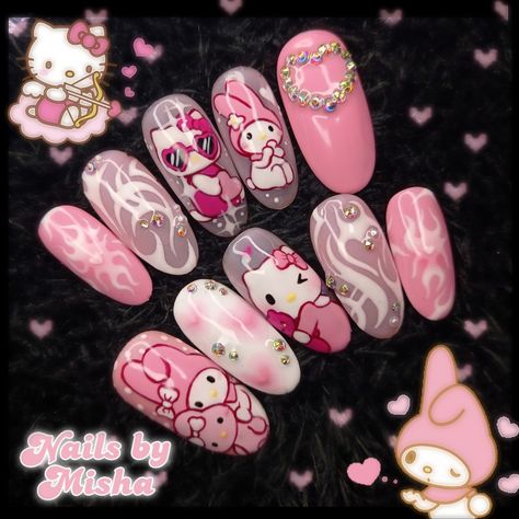 uñas rosas pastel con blanco, con un diseño y2k y mano alzada de la gatita blanca Hello Kitty y la conejita My Melody Grunge Sanrio, Sanrio Nails, Hello Kitty Nails Art, Quinceanera Nails, Crazy Nail Art, Magic Nails, Cute Simple Nails, Edgy Nails, Cute Nail Art Designs