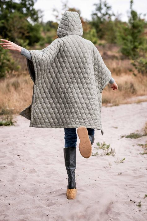 Wool Poncho Pattern Sewing, Cape Sewing Pattern, Cape Sewing, Poncho Pattern Sewing, Cape Pattern Sewing, Winter Cape, Cape Pattern, Rain Cape, Winter Outdoors