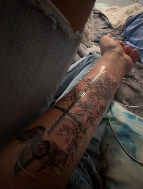 Inside Arm Tattoo, Girly Sleeve Tattoo, Inside Of Arm Tattoo, Matching Bff Tattoos, Feminine Tattoo Sleeves, Cute Hand Tattoos, Pretty Hand Tattoos, Small Girl Tattoos, Fire Tattoo