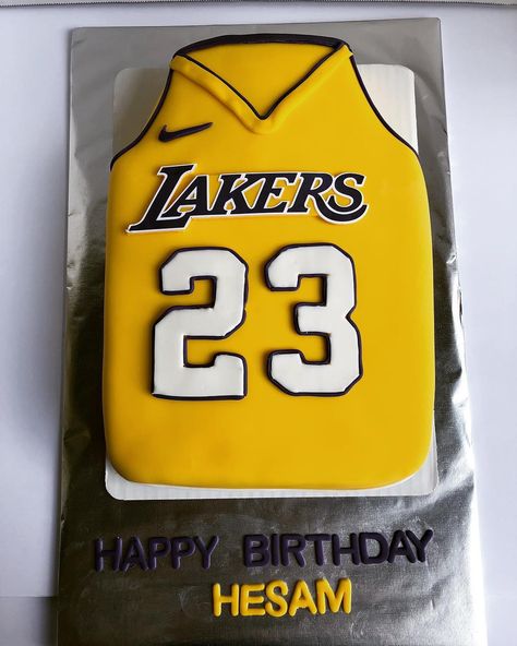 @ellielovecake on Instagram: “Basketball jersey cake#birthday #la #team #basketball #fan #23 #fondantcake #cakedecorating #cakesmash #cakesofinstagram #cakery #cakelover…” Basketball Jersey Cake, Jersey Cake, Cake Lover, Love Cake, Fondant Cake, Basketball Jersey, Cake Smash, Cake Decorating, Birthday Cake