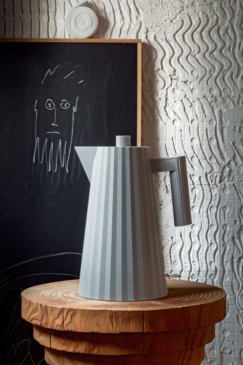 the plissé kettle by michele de lucchi for alessi resembles a folded piece of fabric Architecture Cool, Architecture Drawing Presentation, Hotel Lobby Design, Backyard Garden Layout, Architecture Drawing Plan, Electric Tea Kettle, Interior Architecture Drawing, Plans Architecture, Architectural Design House Plans