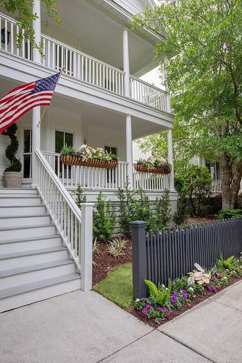 Charleston Battery Homes, Charleston Style Home Exterior, Charleston Aesthetic Home, Madison Lecroy Home, Charleston House Exterior, Madison Lecroy Style, Charleston Style Home Interior, Charleston Homes Interiors, Charleston Homes Exterior