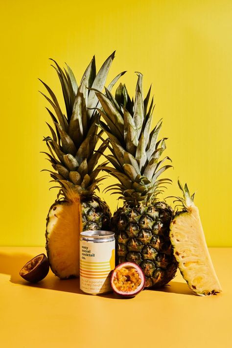 Pineapple Beer, Still Life Product Photography, Bottled Cocktails, Photography Set Up, Tropical Lifestyle, Beer Photography, Pineapple Drinks, Cocktail Photography, Tropical Punch