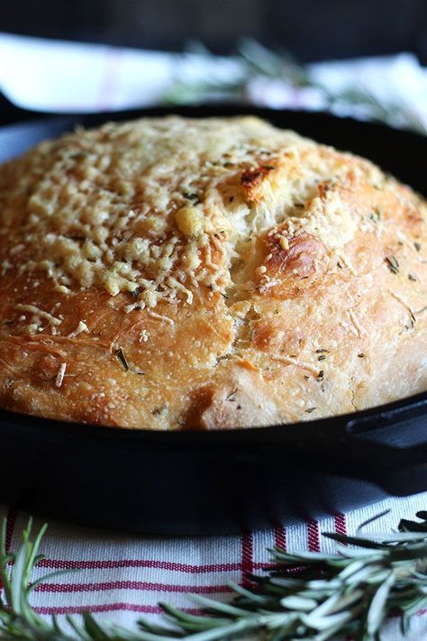 Cast Iron Bread, Skillet Bread, Cast Iron Skillet Cooking, Handle The Heat, A Loaf Of Bread, Artisan Bread Recipes, Iron Skillet Recipes, Skillet Cooking, Dutch Oven Cooking