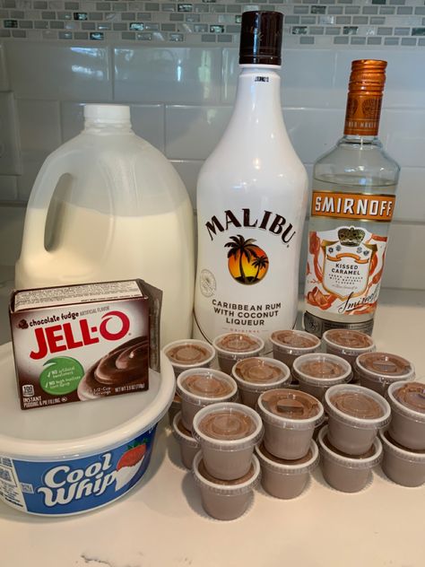 Pudding Shots With Caramel Vodka, Caramel Vodka Pudding Shots, German Chocolate Pudding Shots, Chocolate Vodka Drinks, Caramel Vodka Recipes, Caramel Vodka Drinks, Pudding Shots Alcoholic, Chocolate Pudding Shots, Pudding Shot Recipes