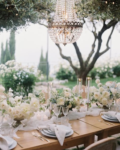 Belmond Caruso Wedding in Ravello by Vine + Branch Events Co. Romantic, Italian wedding on the Amalfi Coast. Indoor Italian Wedding, Belmond Caruso, 2025 Inspiration, Romantic Italian Wedding, Romantic Italian, Wedding Chandelier, Reception Tables, The Amalfi Coast, Reception Table