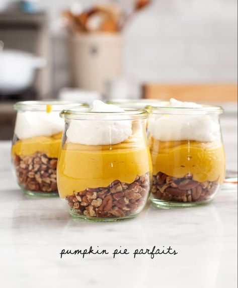 Vegan Pumpkin Pie Parfaits are creamy, delicious, and SO simple! The best way to get your pumpkin spice fix. Easier than pie, with rich toasted pecans in place of a crust! A great dessert or sweet breakfast. | Love and Lemons #vegan #pumpkinspice #pumpkinpie #easyrecipe Pumpkin Pudding Recipes, Desserts Pumpkin, Healthy Thanksgiving Desserts, Best Vegan Desserts, Vegan Pudding, Pumpkin Custard, Pumpkin Pudding, Pudding Dessert, Vegan Pumpkin Pie