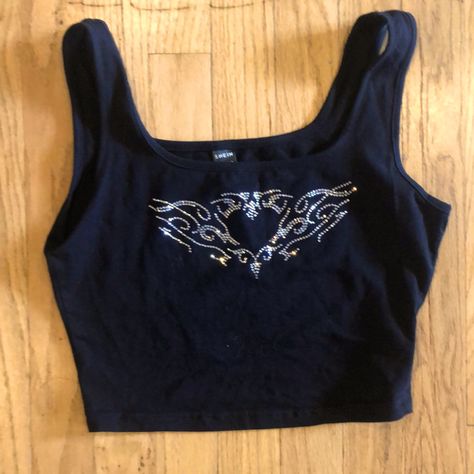 Never Worn Good Condiot Small Tank Dark Blue Clothing Aesthetic, Bedazzled Tank Top Y2k, Cute Graphic Crop Tops, Trendy Embellished Black Tops, Trendy Black Embellished Tops, Summer Black Tops With Rhinestones, Bedazzled Shirts Diy Rhinestones, Rhinestone Shirt Outfits, Diy Bedazzled Shirt