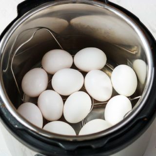 Instant Pot Hard Boiled Eggs with Easy to Peel Shells | Mom's Dinner Hard Boiled Eggs Instant Pot, Boiled Eggs Instant Pot, Easy Peel Boiled Eggs, Amish Macaroni Salad, Instant Pot Hard Boiled Eggs, Cheesy Chicken Rice, Apple Cider Vinegar Uses, Best Egg Recipes, Cooking Hard Boiled Eggs