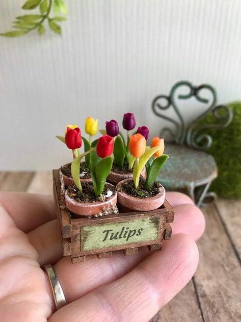 Garden Faeries, Miniature Making, Sculpting Ideas, Small Pots, Mini Gardens, Dollhouse Garden, Miniature Ideas, Miniature Models, Polymer Clay Flower Jewelry