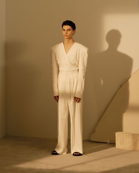 Moon Choi Spring 2018 Lookbook | Vogue Moon Choi, Studio 17, Tailored Jumpsuit, Photo Slideshow, Gender Norms, Parsons School Of Design, Fashion Mood Board, Simply Lovely, Style Board