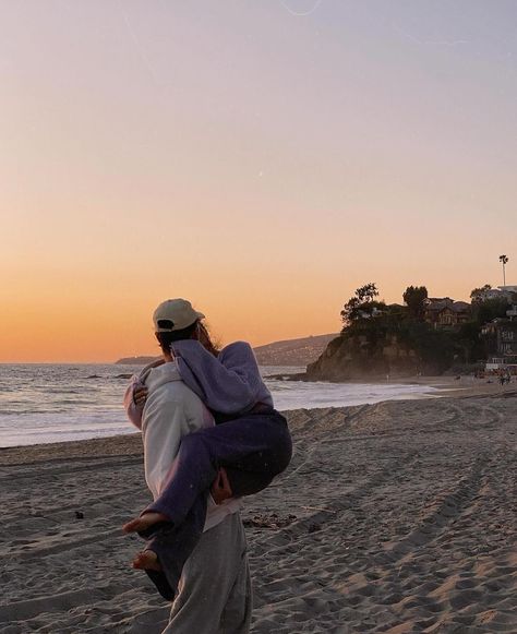 Beach Couple Aesthetic, Spring Tide, Beach Couple, Summer 3, California Dreamin', Novel Writing, Couple Aesthetic, Inspirational Pictures, Aesthetic Photography