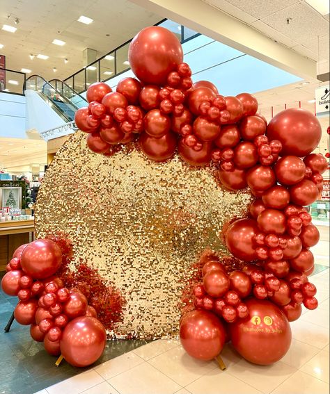 A beautiful backdrop for a store event! White Red And Gold Balloon Garland, Red White Gold Balloon Arch, Red Ballons Decor, Red And Gold Backdrop, Red And White Backdrop, Red Golden Balloon Decoration, Red Pink And Rose Gold Balloons, Red Balloon Garland, Balloon Backdrop Ideas