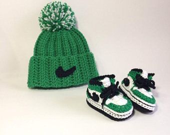 Crochet Nike Hat & Shoe Set - Crochet Baby Jordans - Crochet Baby Nike #crochet #crochetforbabies #handmade #babynike #crochetnike #baby #babyshower #babygift #etsy #giftforbaby #newborngift #shoesforbaby #crochetbooties #babyshoes #babybooties #swoosh Baby Jordan Shoes, Jordan Hats, Chat Bubble, Baby Shoes Diy, Crochet Baby Gifts, Baby Jordans, Crochet Baby Shoes Pattern, Baby Shoes Pattern, Crochet Booties