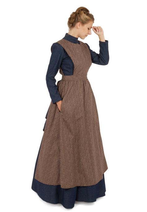 I love these kind of dresses. I wish that we still used these kind of dresses! I love the old days when you had to walk or ride everywhere!! Pioneer Clothing, Pioneer Dress, Old Fashion Dresses, Period Outfit, Victorian Clothing, Apron Dress, Historical Dresses, Historical Clothing, Mode Vintage