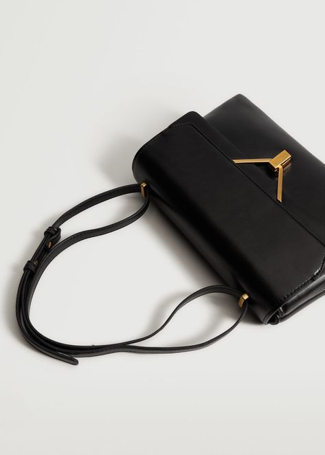 Flap cross-body bag Black Briefcase, Leather Bag Design, Vintage Leather Handbag, All Black Fashion, Smink Inspiration, Bag Obsession, Stylish Purse, Handbag Heaven, Black Leather Crossbody Bag