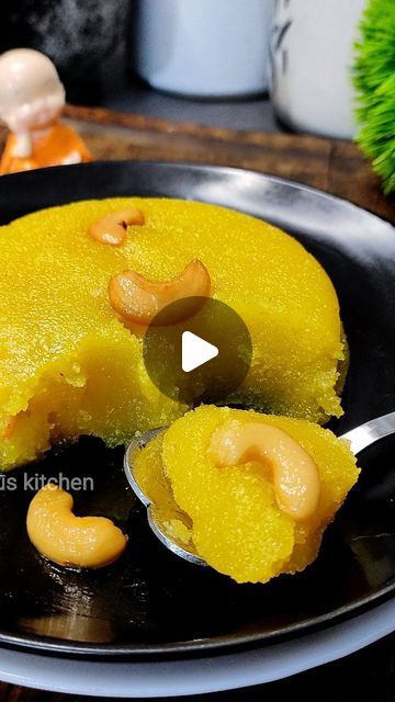 How To Make Sooji Halwa, Rava Kesari Recipe, Kesari Recipe, Rava Kesari, Childhood Food, Baking Healthy, Tasty Recipes Videos, Blouse Designs Indian, Cardamom Powder