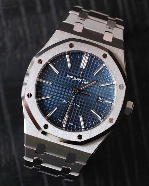 Audemars Piguet Gold, Audemars Piguet Men, Mens Watches Expensive, Ap Royal Oak, Audemars Piguet Watches, Swiss Made Watches, Hand Watch, Expensive Jewelry, Audemars Piguet Royal Oak