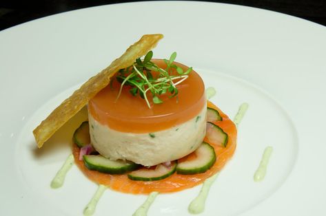 Smoked salmon mousse recipe Tomato Mousse, Salmon Mousse Recipe, Salmon Mousse Recipes, Smoked Salmon Mousse, Tomato Jelly, Caviar Appetizers, Pickled Cucumber Salad, Salmon Mousse, 5 Minute Recipe