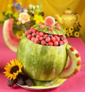 Guest Post & GIVEAWAY: Tea Time for Toddlers - My Insanity Deco Fruit, Fest Mad, Watermelon Art, Watermelon Carving, Fruit Displays, Princess Tea Party, Tea Party Food, Alice In Wonderland Tea Party, Food Carving