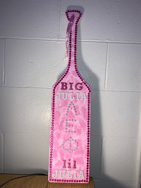 Paddle Ideas Sorority Big Little, Pink Paddle Sorority, Pink Sorority Paddle, Sorority Paddles Unique, Big Paddles Sorority, Big Little Paddles Sorority Ideas, Aoii Paddle, Cute Sorority Paddles, Sorority Paddles Big Little