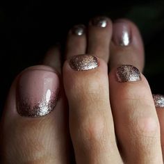 Have a little fun at your next pedicure with these inspiring designs. Check out 30 cool toenail designs that are sure to get your ideas flowing. Glitter Pedicure, Fall Toe Nails, Toenail Art Designs, Pretty Pedicures, Pedicure Designs Toenails, Pedicure Nail Designs, Gel Pedicure, Pedicure Colors, Toenail Designs