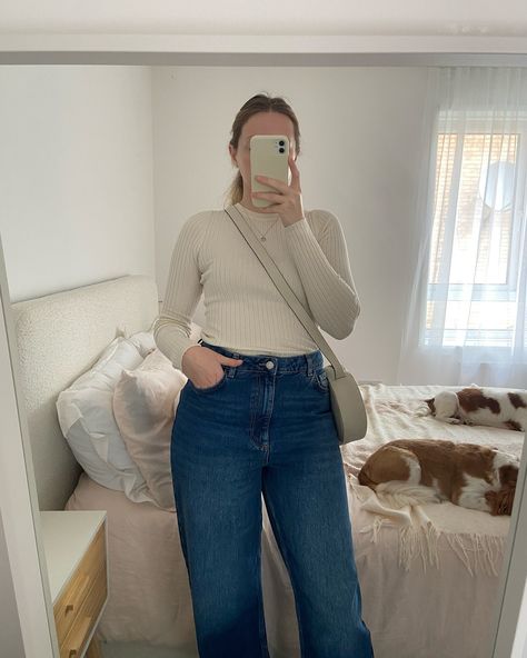 Simple outfits always👌🏻 whole outfit is @newlook #ad #thatnewlookfeeling #transitionaloutfit wide leg jeans, straight leg jeans, dark wash jeans, simple outfit, simple outfits, classic fit, classic outfit, denim look, denim outfit, transitional outfit, transitional fashion, autumn outfit, autumn styles, newlook fashion, fall outfit ideas, fall fashion, fall outfit Dark Wide Leg Jeans Outfit, Jeans Simple Outfit, Autumn Styles, Wide Leg Jeans Outfit, Transitional Fashion, Outfit Ideas Fall, Outfit Denim, Outfit Simple, Outfit Autumn