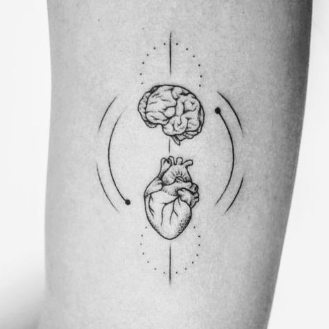 T  a  t  t  o  O Brain Tattoo, Tatuagem Masculina Pequena, Heart And Brain, Yoga Tattoos, Tattoo Trend, Tattoo Zeichnungen, Cat Tattoos, Disney Tattoo, Inspiration Tattoos