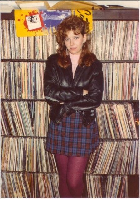 Punk Fashion Women, Bebe Buell, Model Icon, 80s Women, 80s Rock, 80s Outfit, Rock Outfits, I'm With The Band, Punk Outfits