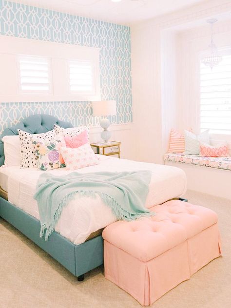 Light Purple And Turquoise Bedroom, Teal And Pink Teen Bedroom, Teal Girl Room, Turquoise Pink Bedroom, Teal Teen Room, Teal And Pink Girls Bedroom, Girls Pink And Blue Bedroom, Light Pink And Blue Room, Pink And Teal Room