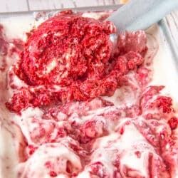 Homemade Red Velvet Ice Cream Recipe Red Celvet, Homemade Rice Pudding, Red Velvet Ice, Fluffy Buttercream Frosting, Red Velvet Ice Cream, Buttercream Frosting For Cupcakes, Buttercream Icing Recipe, Homemade Buttercream Frosting, Velvet Cheesecake